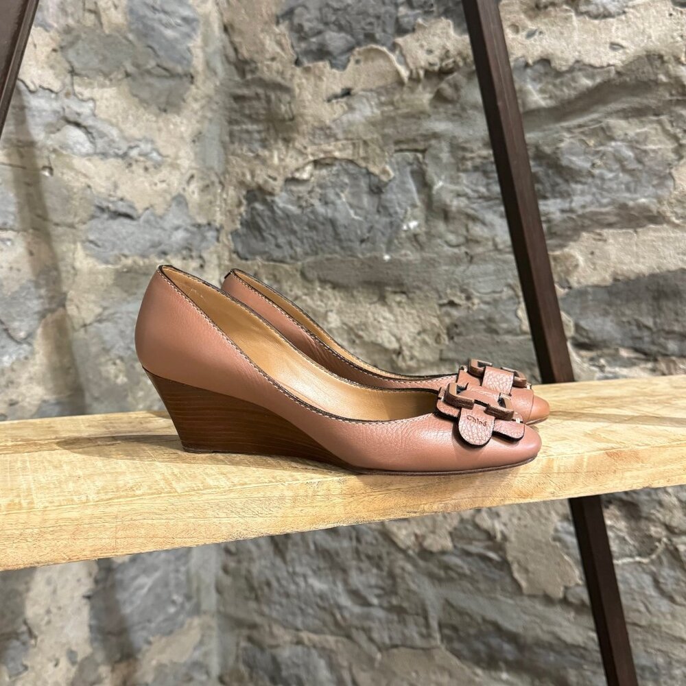 Chloé Brown C Buckle Wedge Pumps